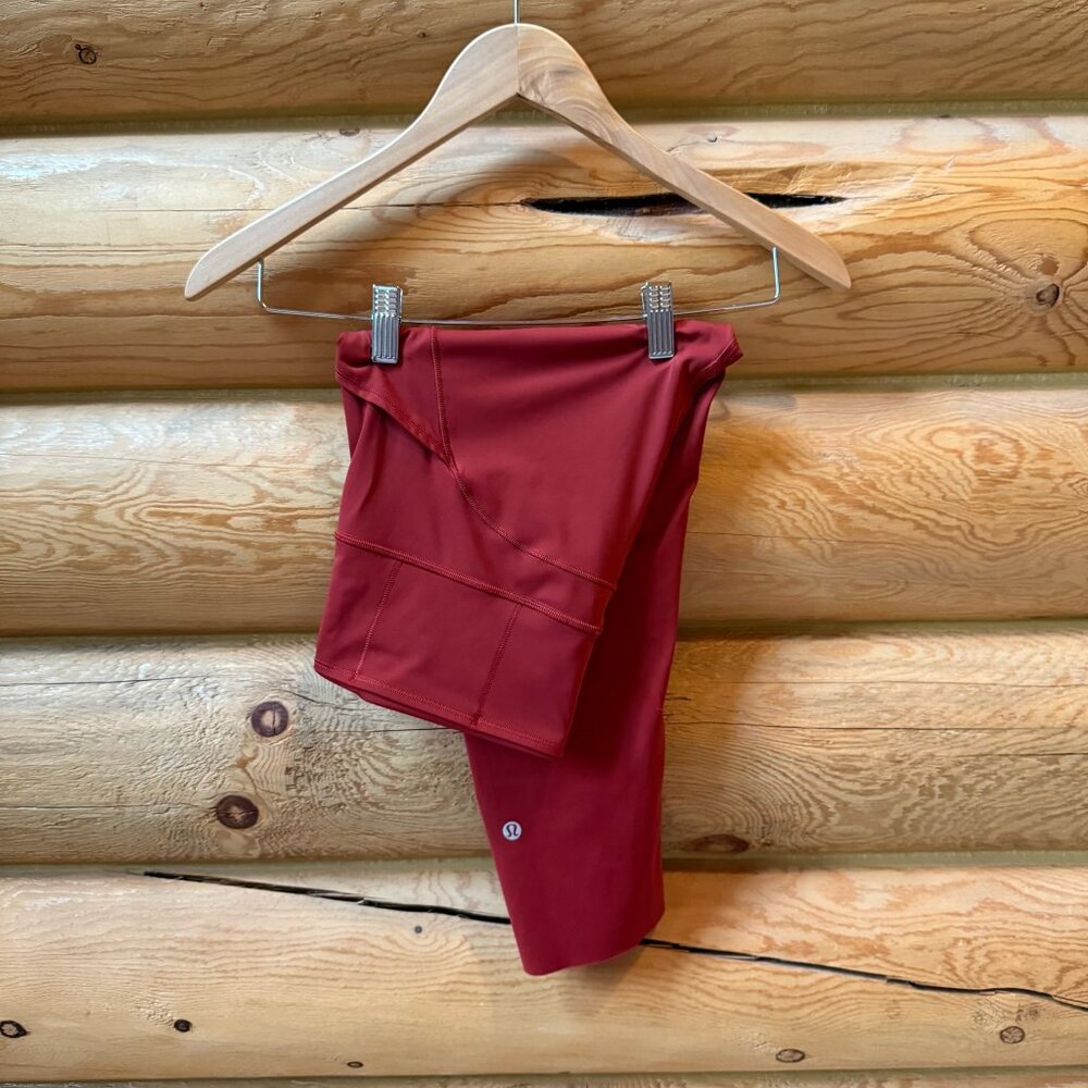 Lululemon Fast and Free Crop II 19" in Dark Sport Red Size 10